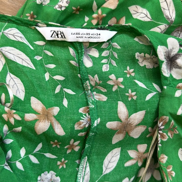 Women’s XS Zara Flowy Green Floral Dress - Picture 7 of 7